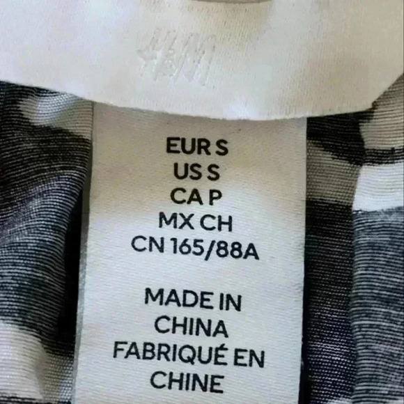 H&M Zebra Print Crepe Dress | black/cream | long balloon sleeves | Small - Picture 3 of 4